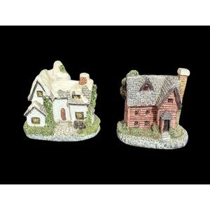 Museum Collections 1987 Winter & Critter Cottages Pair Small Hand-Painted Figure